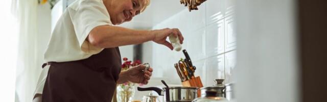 Savršena zaprška kafanskih kuvara: Trik koji daje tamnu boju i šmek koji jela čini duplo ukusnijim