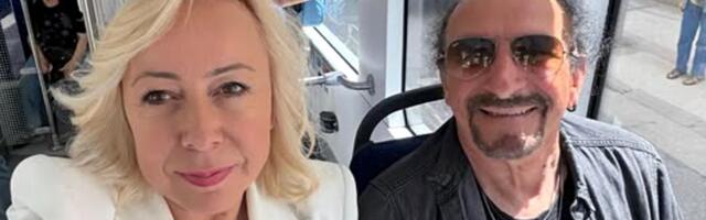ŽELJKO BEBEK SA 34 GODINE MLAĐOM SUPRUGOM U TRAMVAJU: Poznati par privukao veliku pažnju prisutnih, ovako provode vreme: "Malo uspomena"