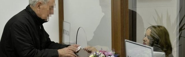 IMAM KORONU! POTVRĐEN MI JE VIRUS! A VI SE TESTIRAJTE! Penzioner upao u poštu i NAPRAVIO HAOS!