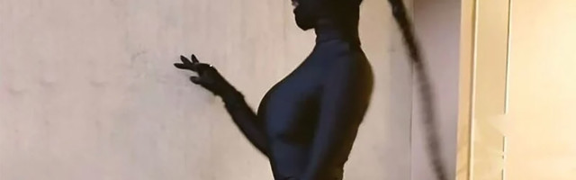 Kim Kardashian neprepoznatljiva na promociji albuma