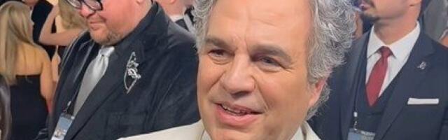 Mark Rafalo zapalio Globuse političkom porukom, spomenuo Venecuelu: "Ovo više nije Amerika"