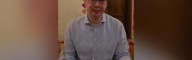 "LJUTA HRANA, A JA SE PRAVIM DA MI NIJE NIŠTA!" Vučić se oglasio iz Indije - ovo mu je posluženo za večeru! (VIDEO)