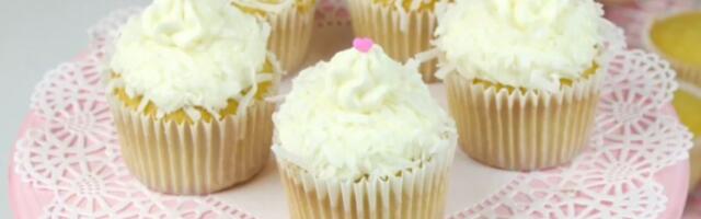 VIDEO: Kremasti kokos kapkejkovi - kokosasta ljubav na prvi zalogaj