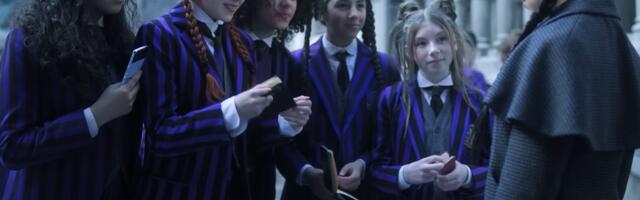 Serija „Wednesday“ se seli u Evropu: Netfliks otkrio prve „hintove“ treće sezone