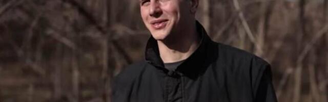 "Bio sam sedmi razred, od tad je sve krenulo" Miloš ima 21 godinu, živi u šatoru na Fruškoj gori i čuva 300 ovaca