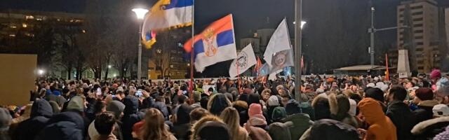 Kragujevački maratonci stigli ispred Hrama Svetog Save, dočekani kao HEROJI (FOTO, VIDEO)