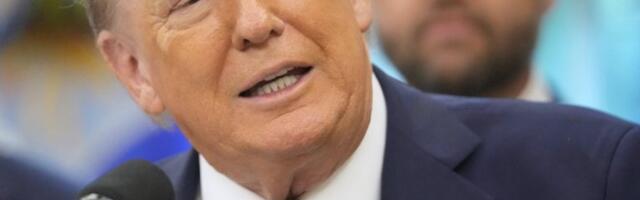 TRAMP PONOVO ŠOKIRAO ODLUKOM: Označio sopstveni rođendan kao praznik!