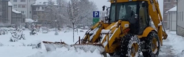 Ванредна ситуација и у Сјеници због проблема изазваних снегом (видео)
