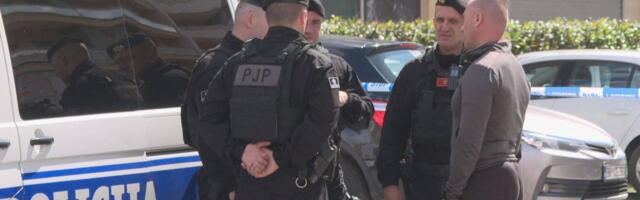 Granična policija u Ulcinju zaplenila 20 kilograma duvana: Krio ga u "tojoti" ispod tapacira