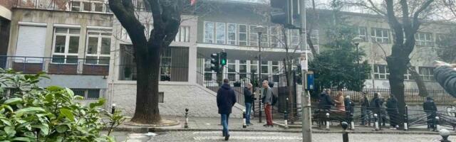 Državni sekretar Brkić: Još se utvrđuje kako je nož dospeo u ranac učenika Ribnikara