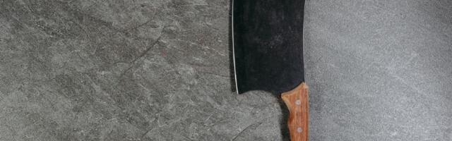 Kinez muškarcu razbio glavu satarom (FOTO)