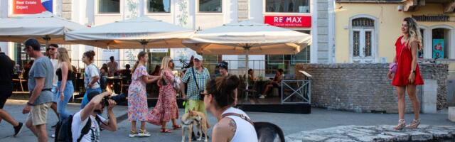 "Nude platu od 1.450 evra, ali ove godine bez smeštaja i obroka. Pa ko će im to raditi, ja sigurno neću?"