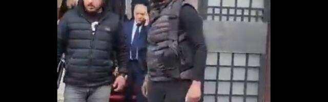 KRAJ Asadovog režima: Pobunjenici odvode premijera Sirije (VIDEO)