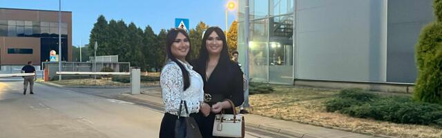 Ivana i Ana Nikolić se ne odvajaju na FINALU "ELITE 8", otkrile sve o POLICIJSKOM PROCESU i ZABRANI PRILASKA - Evo i prilike da vidite Ivaninog MUŽA kog je strasno poljubila (FOTO)