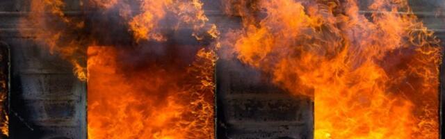 POŽAR U RAFINERIJI, IMA MRTVIH! Vatrogasci, hitna pomoć i policija na terenu