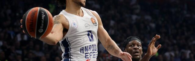 Veliki udarac za Efes: Larkin operisan, na terenu tek naredne godine