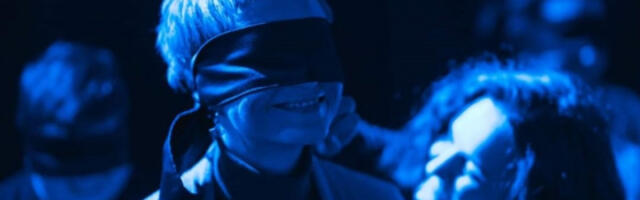 Представа у којој публика носи повез преко очију