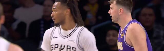 NIŠTA OD NOVOG TROFEJA ZA LEBRONA DŽEJMSA: Kasl razbio Lejkerse u polufinalu NBA Kupa!