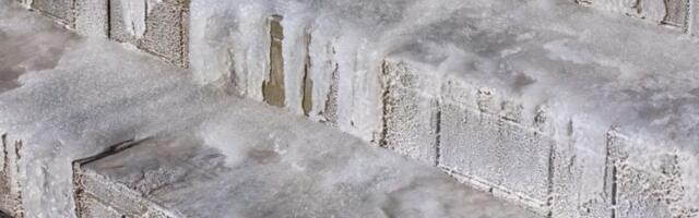 Najbrži način da uklonite LED SA STEPENICA: Sjajan trik koji ODMAH DELUJE - bez soli i oštećenja