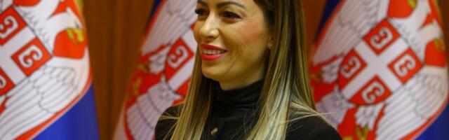 Sijarto doputovao u Beograd, na aerodromu ga dočekala ministarka Mesarović