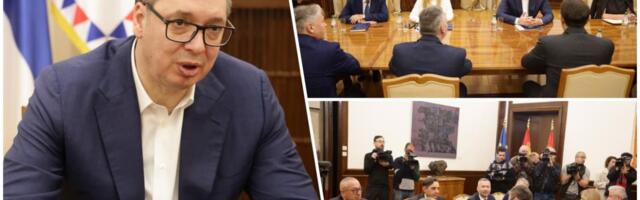 POČELE KONSULTACIJE VUČIĆA SA PREDSTAVNICIMA STRANAKA: Vulin stigao u zgradu Predsedništva, ovo su glavne teme razgovora