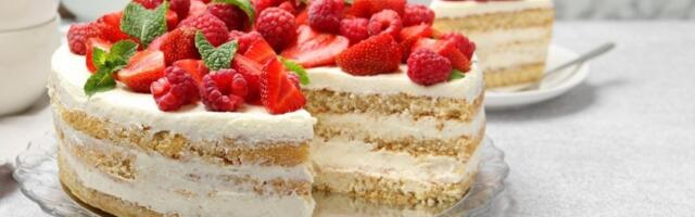 Kremasta torta sa jagodama: Vaskršnja poslastica bez pečenja koja osvaja ukusom