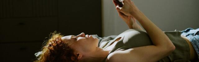 Šta je „breadcrumbing“ u upoznavanju i kako ga razumeti