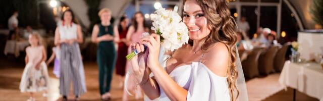 Deveruša dobila šokantan zadatak: Mlada nije čekala ni sekund da uradi ovo - mreže gore (VIDEO)