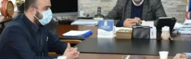Opštinari iz Mladenovca kažnjeni zbog pušenja!