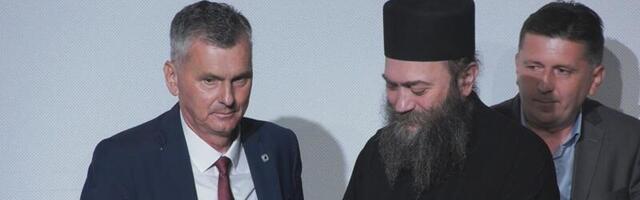 Манaстир Хиландар даровао општини Чајетина златиник са ликом краља Милутина
