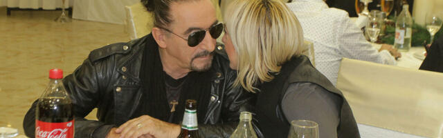 JEDVA JE BILA PUNOLETNA KAD SU SE.. Željko u 52. zbario klinku od 18 godina - snimali se goli nakon intimnih odnosa