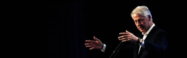 Клинтон оптужио Белу кућу да га користи као жртвеног јарца због Епстинових досијеа