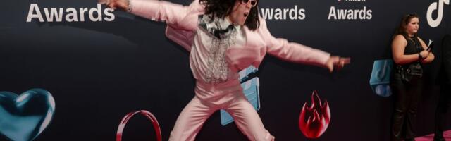 Pevač koji je postao hit na mrežama ŠOKIRAO OTKRIĆEM: Živi u celibatu, a razlog je neverovatan