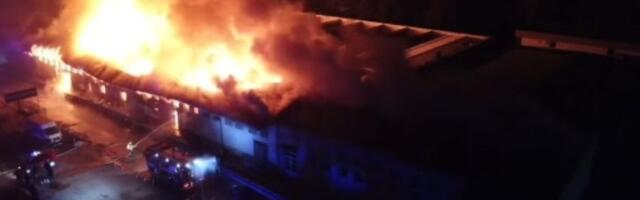 Ogroman požar GUTA industrijsku zonu u Novom Pazaru (VIDEO)