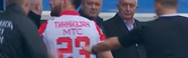 Fudbaler Zvezde pogođen sa tribina, pozvao sudiju, pa se okretao ka vatrenim navijačima