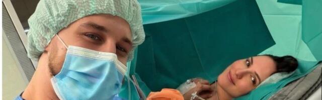 "Eksplodiraće mi mozak": Pevačici u bolnici pred porođaj pretili policijom, iznela šok detalje