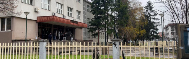 Gimnazijalci vas pozivaju na humanitarnu akciju za pomoć bolesnoj drugarici sutra na Gradskom trgu i u dvorištu škole