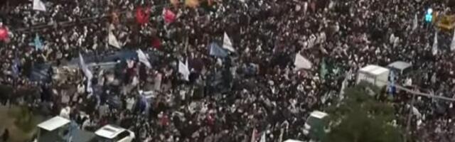 HAOS U CENTRU GRADA: Miting podrške predsedniku države u isto vreme kao i skup onih koji su PROTIV NJEGA