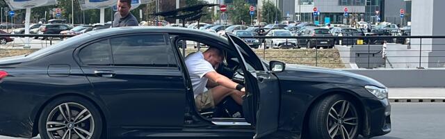 (PAPARACO) NIKOLA JOKIĆ STIGAO U SRBIJU: Pokupio ga besan automobil, brzinom svetlosti se odvezao u nepoznatom pravcu