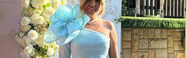 DRAGICA ZLATIĆ U PRODAVNICU OTIŠLA U PLIŠANOJ PIDŽAMI! Pevačica na mrežama objavila fotografiju iz automobila: Sva je u tonu (FOTO)