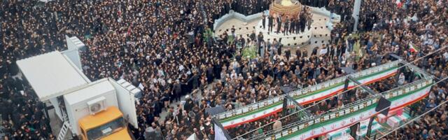 Pogrebna povorka za decu ubijenu u bombardovanju