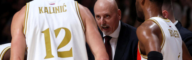 Saša Obradović sramno udario po novinarima! "Ma, 'ajde, došli ste ovde da uživate!" (Video)