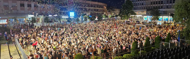 Karnevalska atmosfera u Čačku: Spektakularno otvaranje “Etnofesta“ (FOTO)