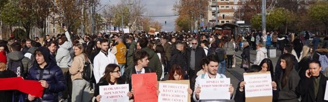 "Ovo prelazi u MASOVNE BLOKADE": Veliki protest studenata MEDICINE