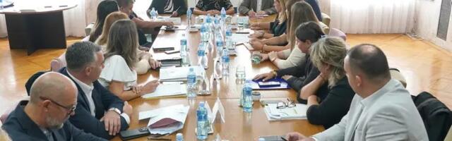 Kragujevac potpisao Memorandum za stambeno zbrinjavanje interno raseljenih: Izgradnja objekta za kolektivno stanovanje na Deninom brdu