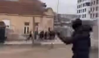 OPŠTA TUČA I HOROR U NIŠU! Napadnuti navijači Partizana, frka na ulici -  snimak sa lica mesta! (VIDEO)