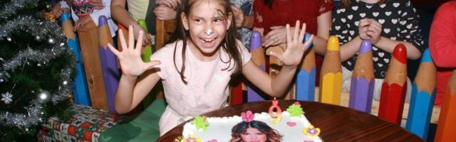 DECA IH OBOŽAVAJU, deo su svakog rođendana, a mogu biti SMRTONOSNI: "Roditelji, pazite kad se igraju s njima!"