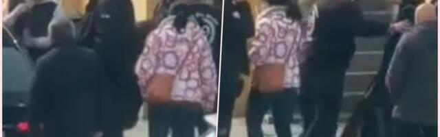 BLOKADER U BORU NASRNUO NA NEDUŽNOG ČOVEKA! Nasilno otvorio vrata automobila, ŠUTNUO SUVOZAČA (VIDEO)