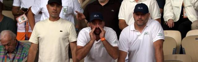 "Sad ga pritisni!" Troicki neprestalno bodri Novaka iz boksa