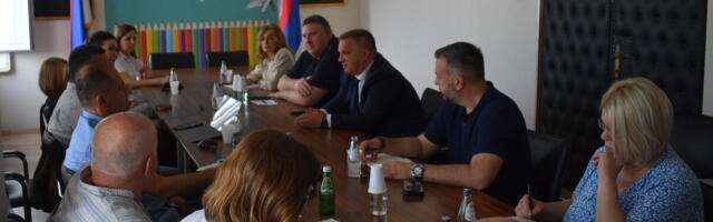 Stižu promene? Izmene zakona i položaj prosvetara glavne teme sastanka ministra Stankovića sa sindikatima